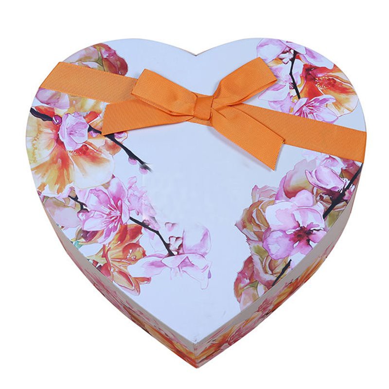 Scatola Cuore Piena Di Rose